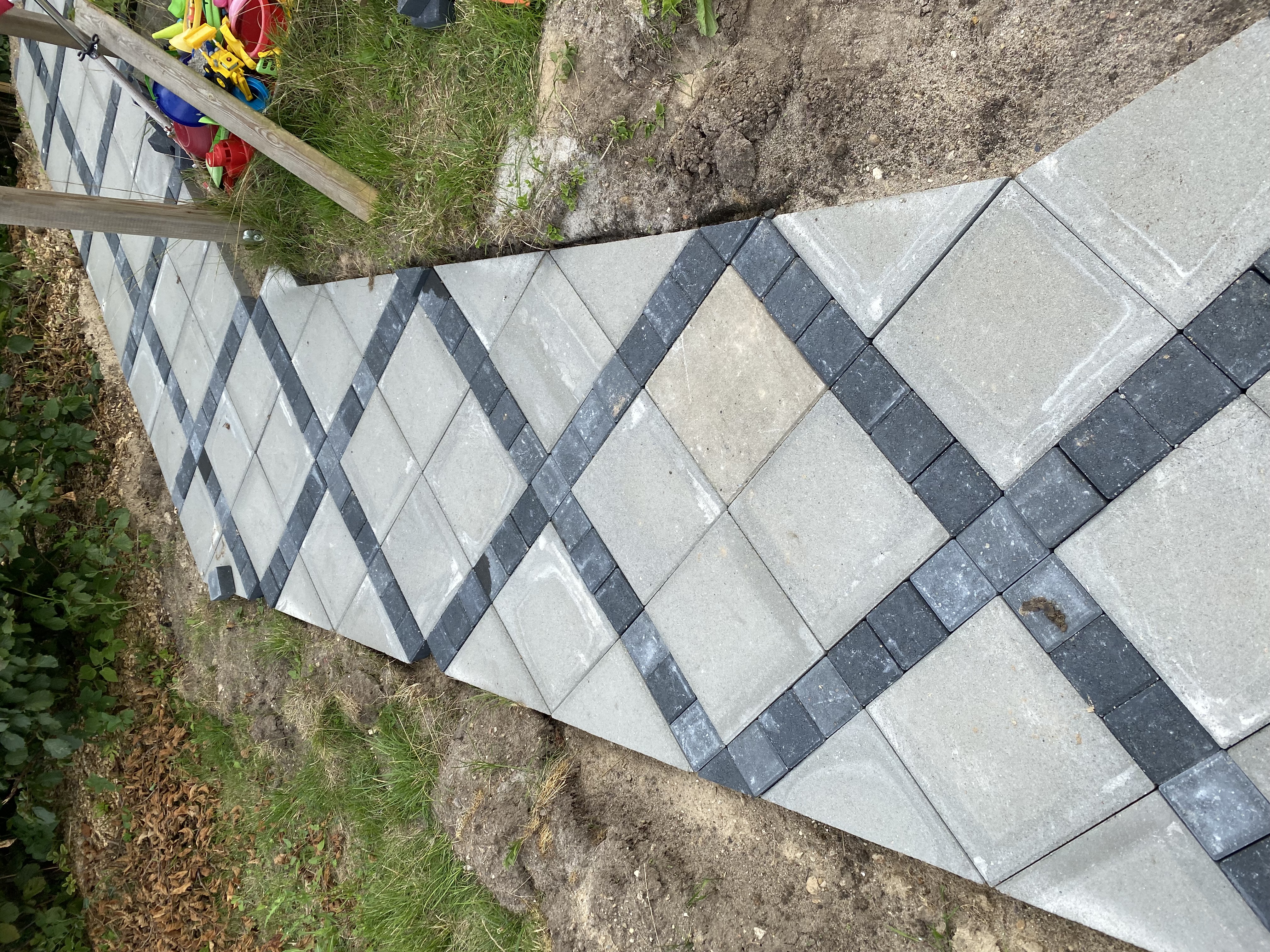 Flisebelægning og støttemure